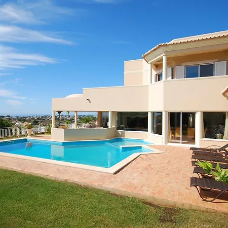Villa Lavish With Private Swimming Pool *