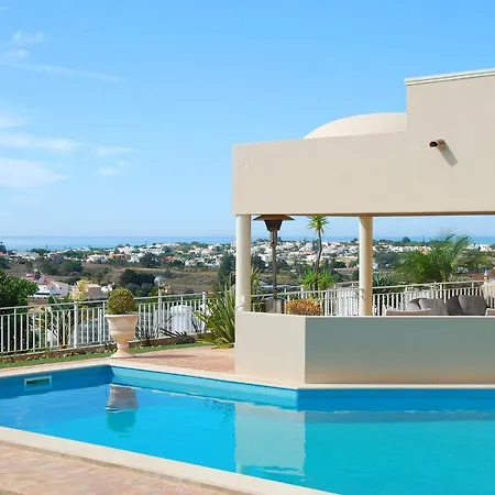 Lavish With Private Swimming Pool וילה *