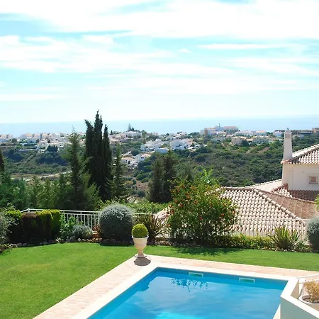 וילה Lavish With Private Swimming Pool